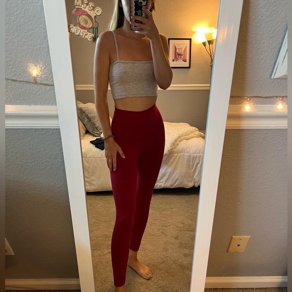 Lululemon Size 2 Wunder Under in Red